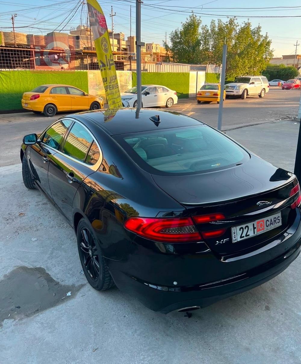 جاكوار XF